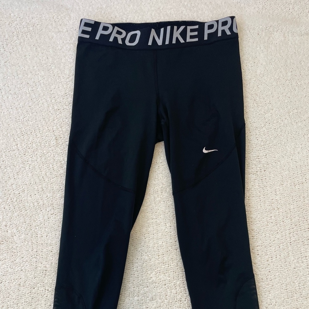Black Nike pro leggings